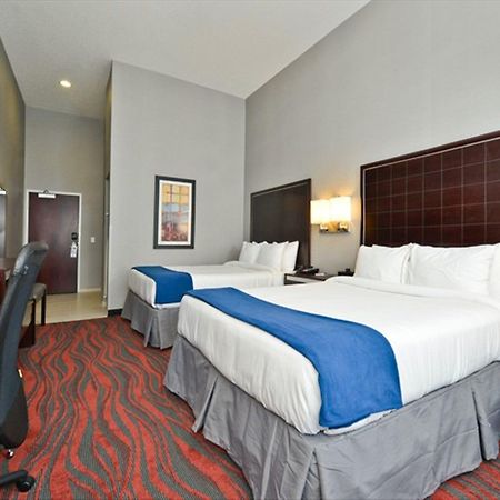 Holiday Inn Express & Suites Utica By Ihg Quarto foto