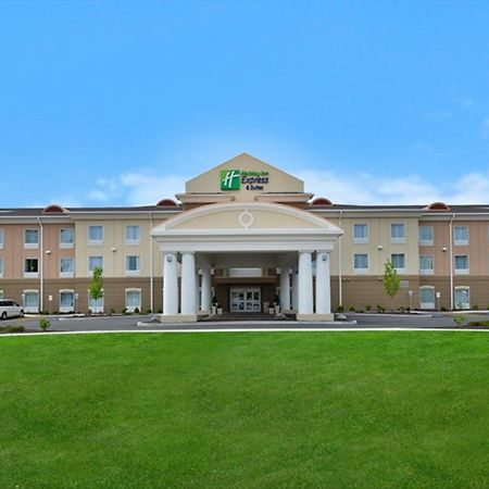 Holiday Inn Express & Suites Utica By Ihg Exterior foto