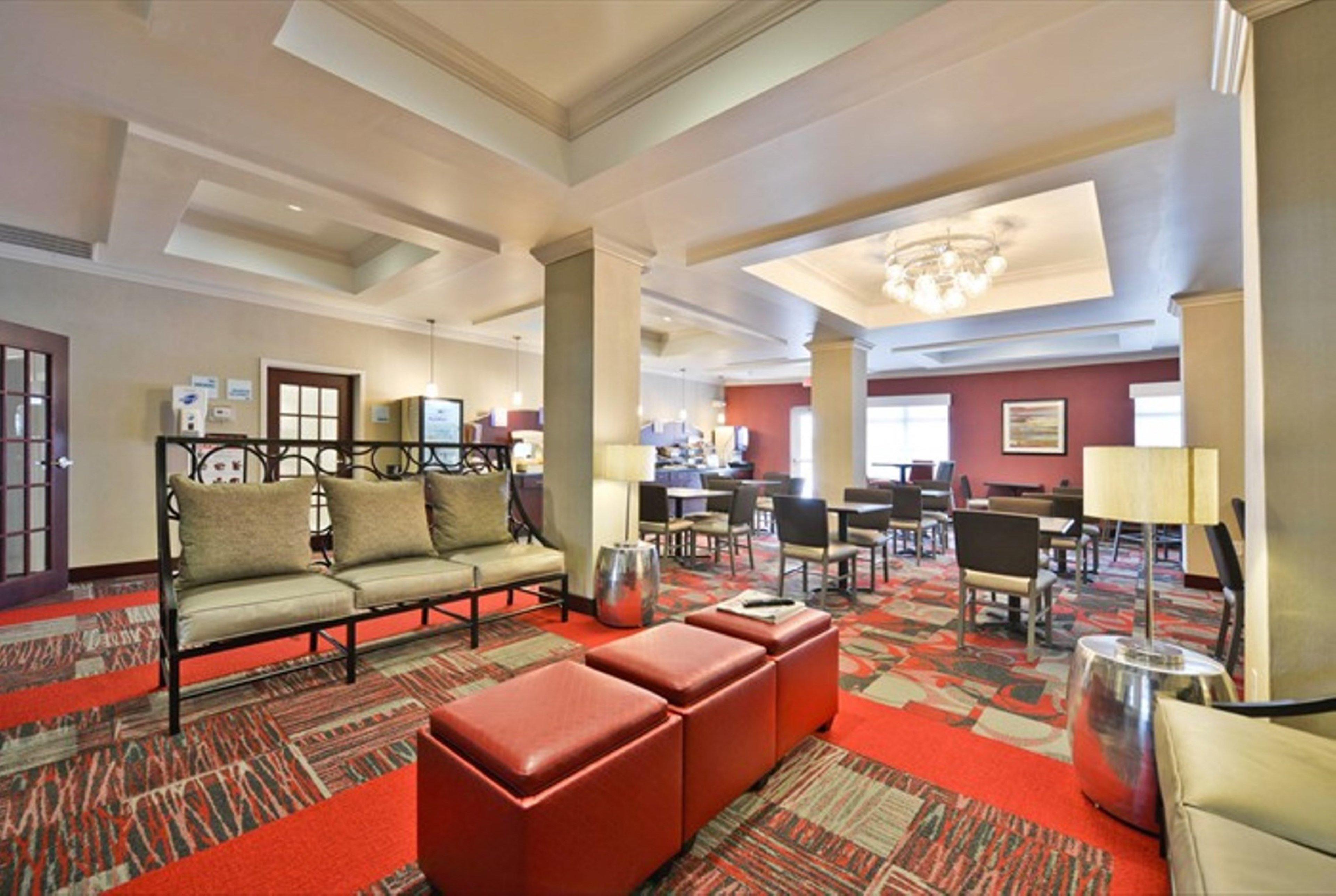 Holiday Inn Express & Suites Utica By Ihg Exterior foto